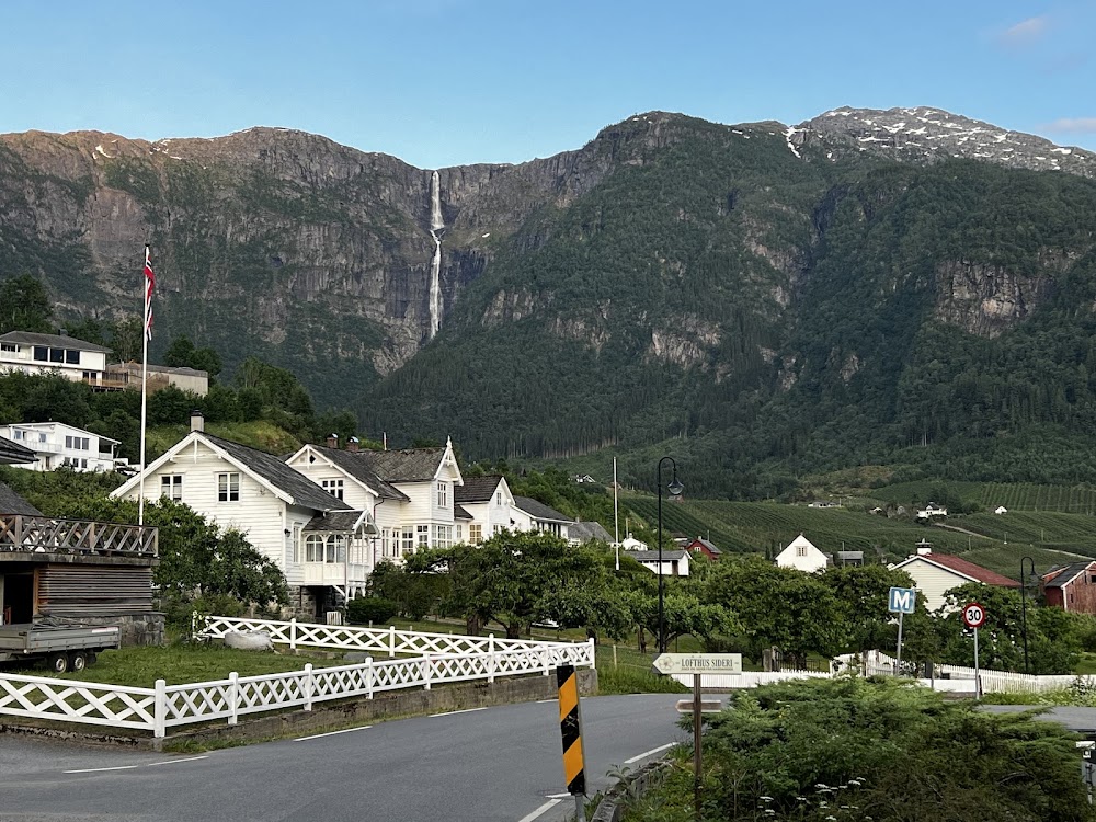 Skrikjofossen Waterfall photo 3