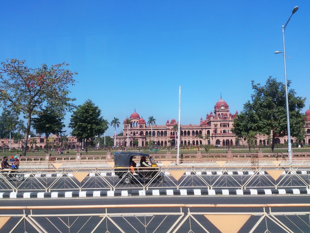 Khalsa College photo 3