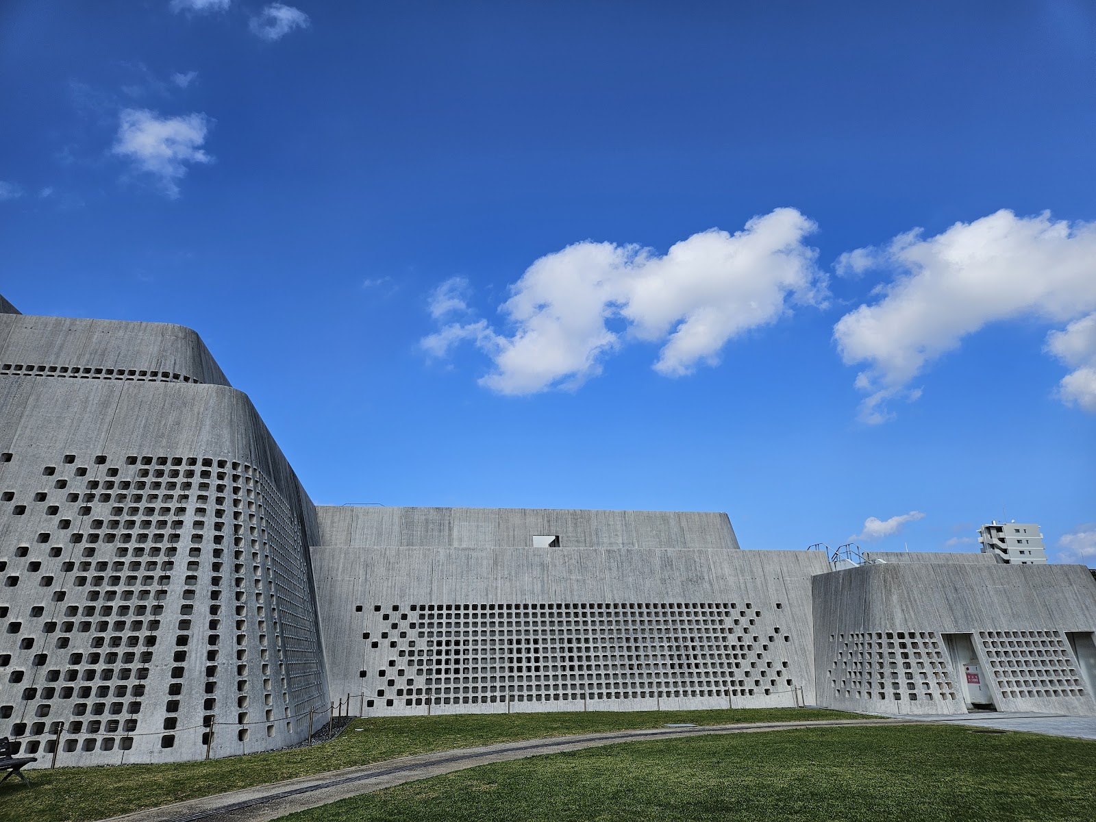 Okinawa Prefectural Museum and Art Museum (Okimyu) photo 2