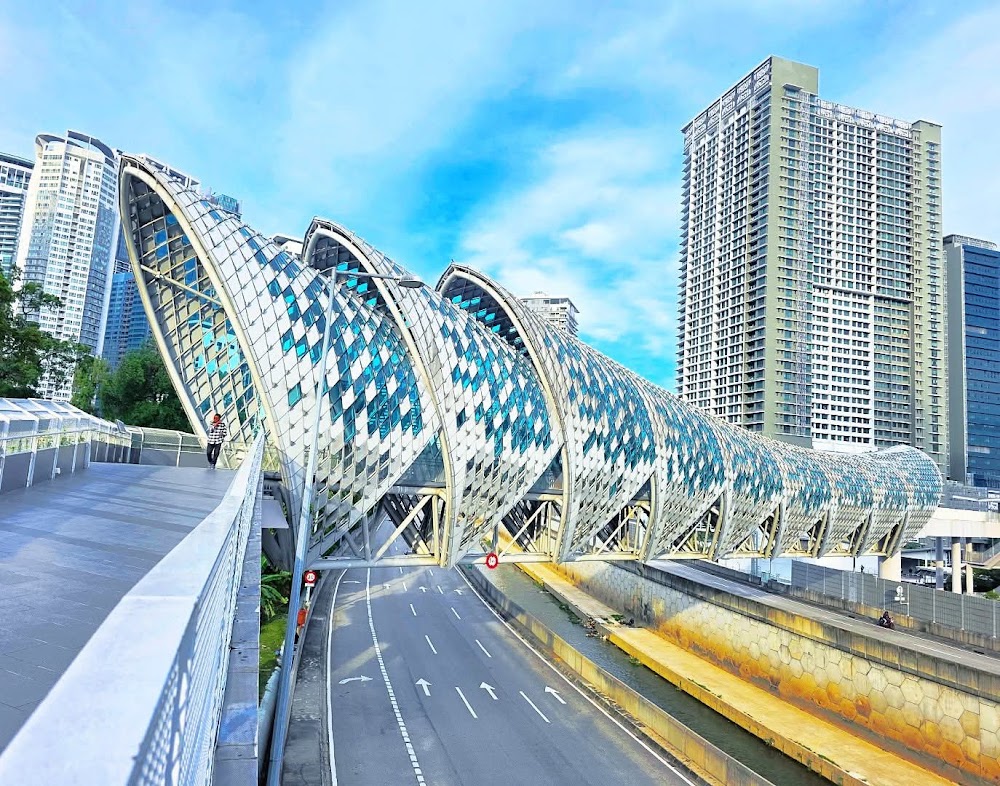Saloma Link Bridge