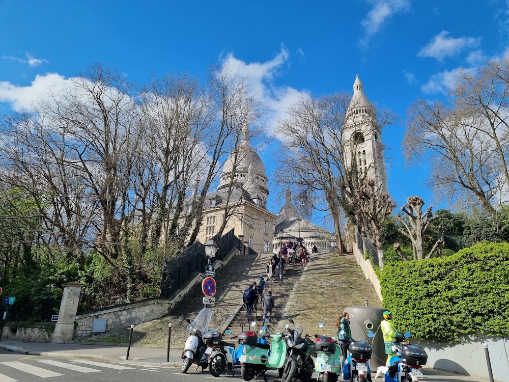Montmartre District photo 3