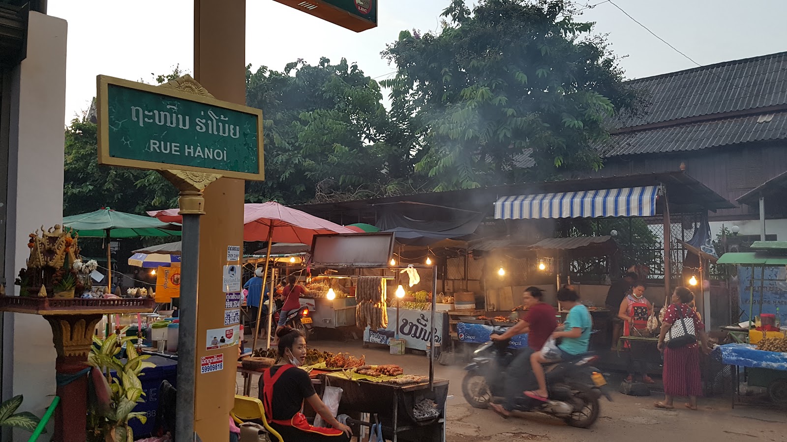 Ban Anou Night Market