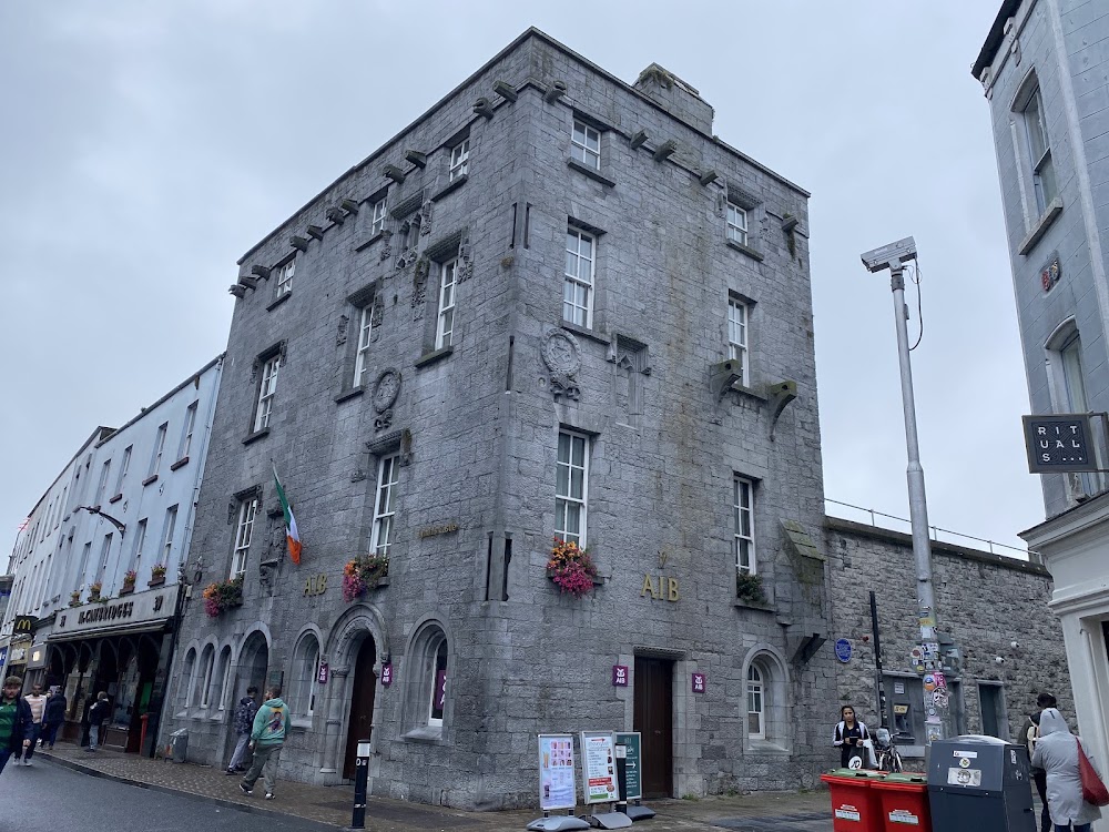 Lynch's Castle