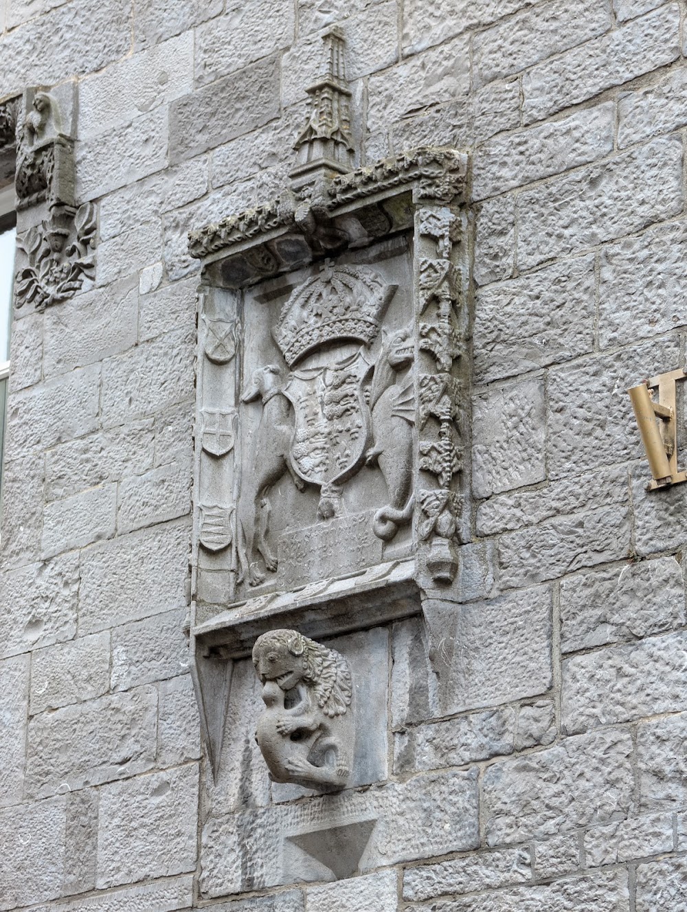 Lynch's Castle photo 2