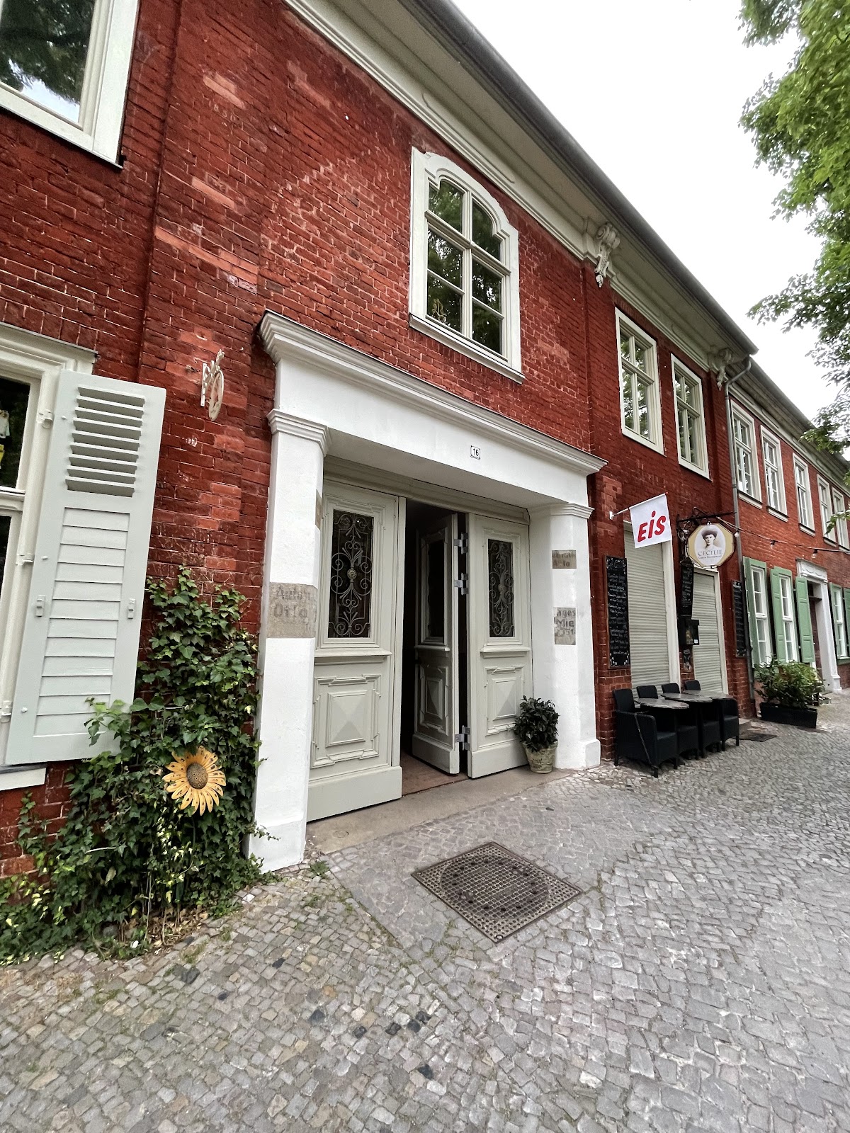 Dutch Quarter (Holländisches Viertel) photo 2
