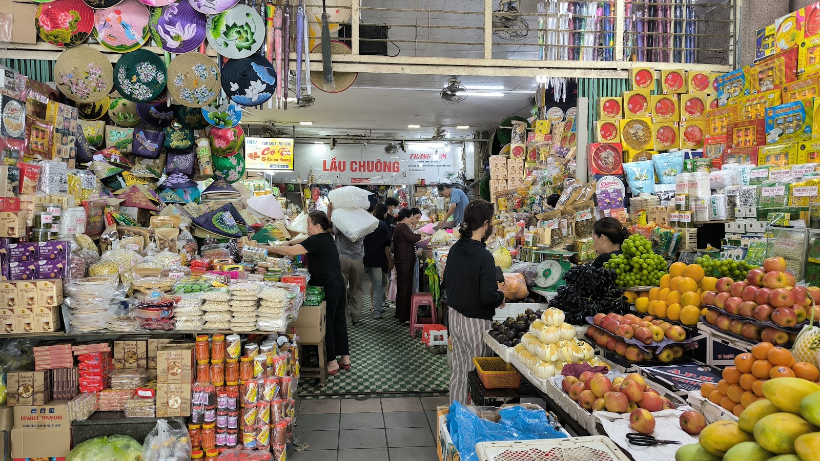 Dong Ba Market photo 2