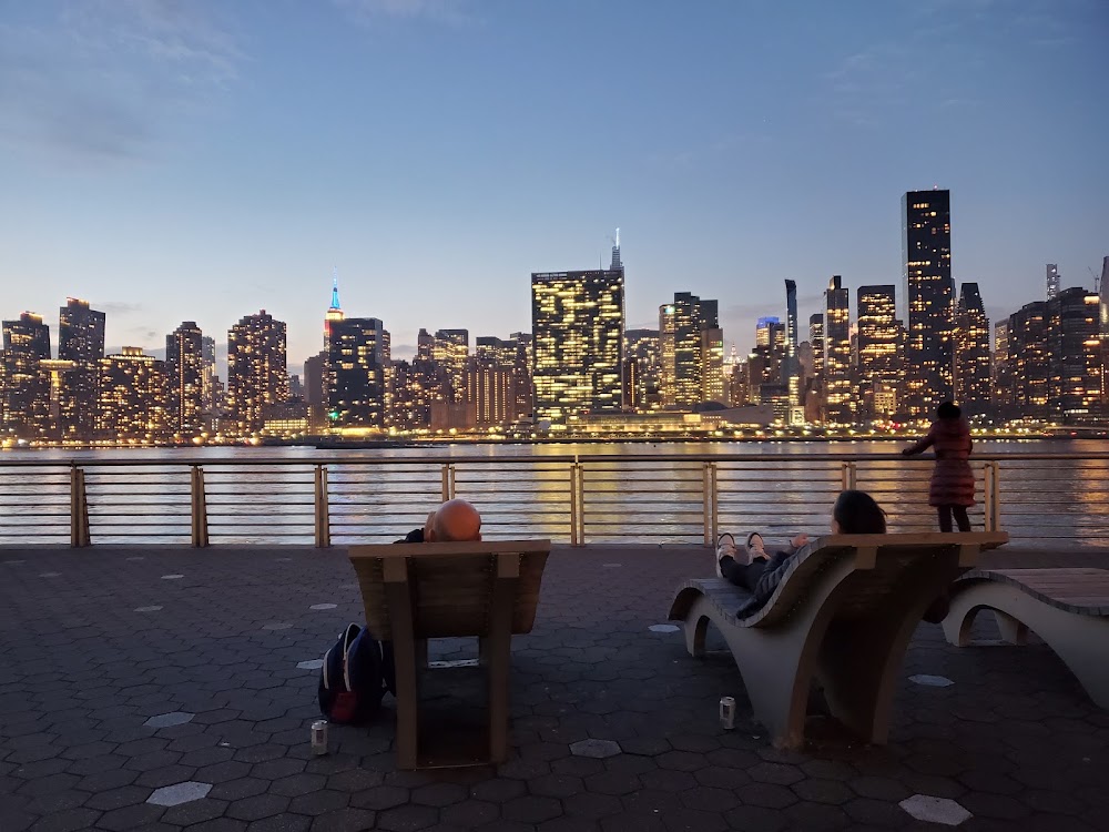 Gantry Plaza State Park