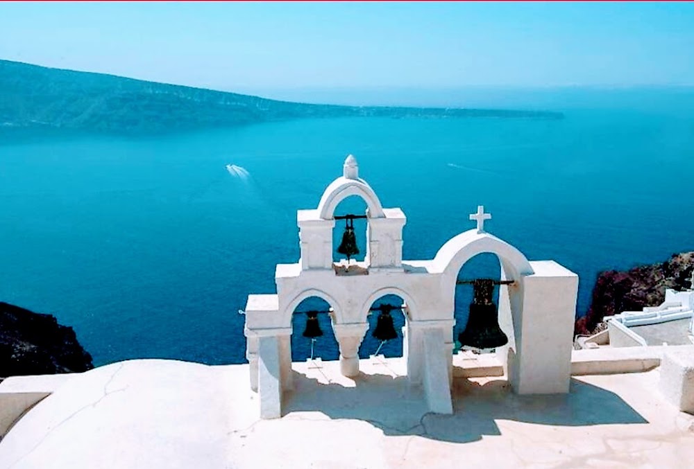Santorini Caldera photo 2