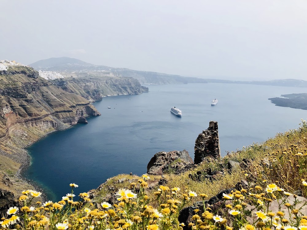 Santorini Caldera photo 3