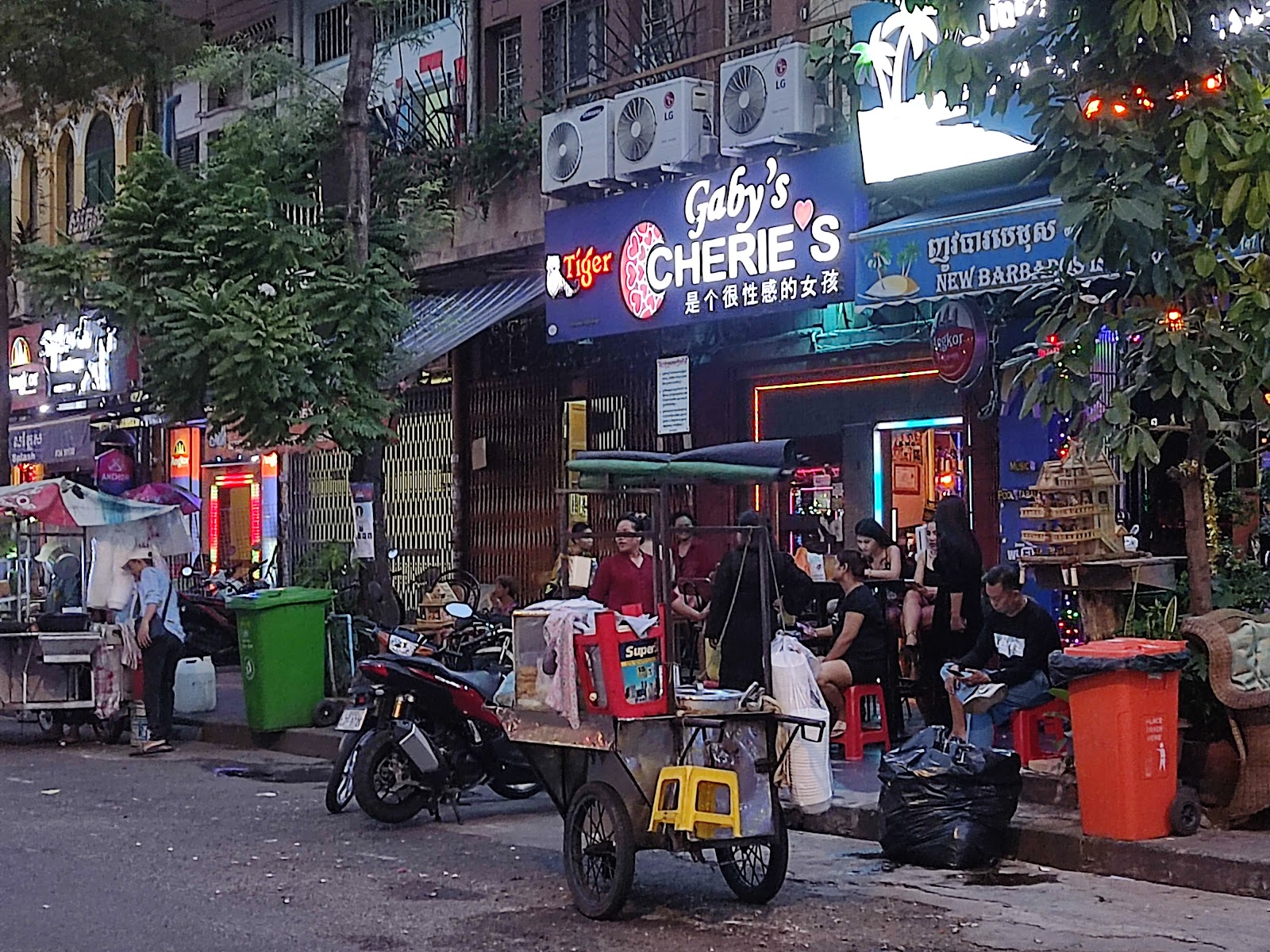 Phnom Penh Night Market