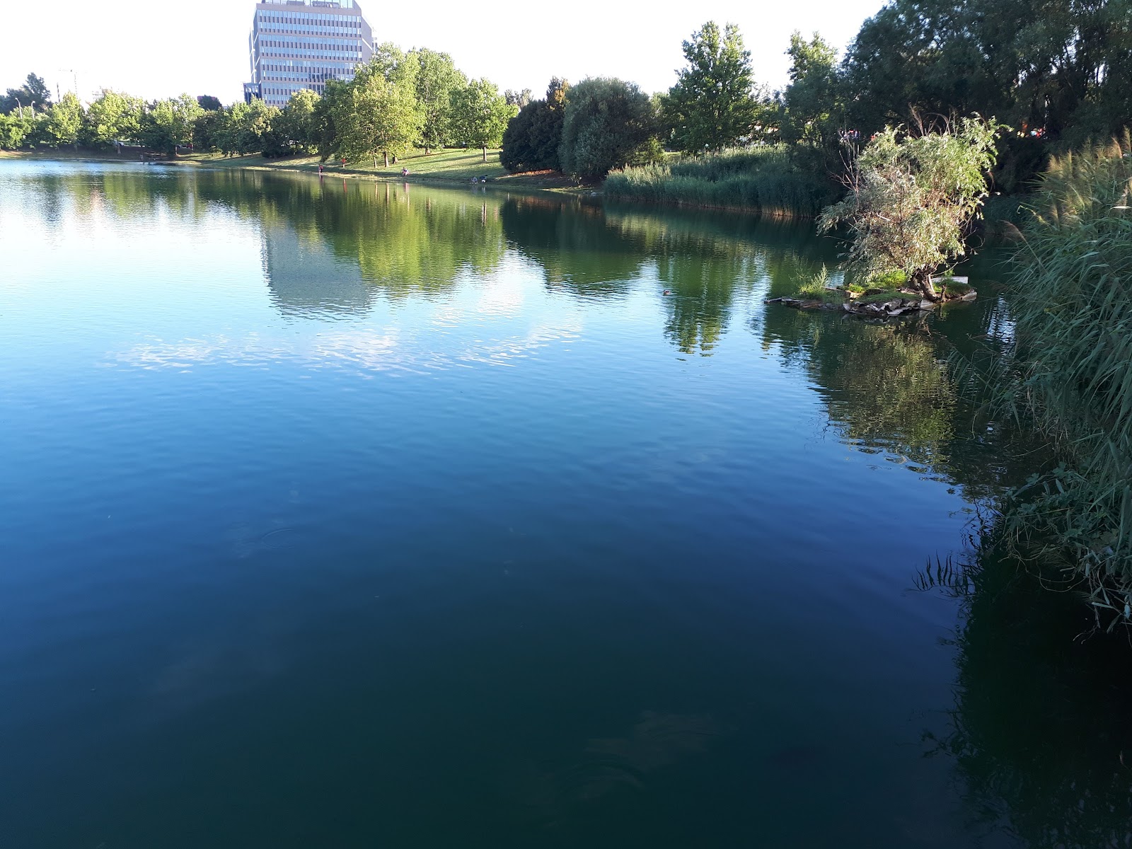 Zlate Piesky Lake