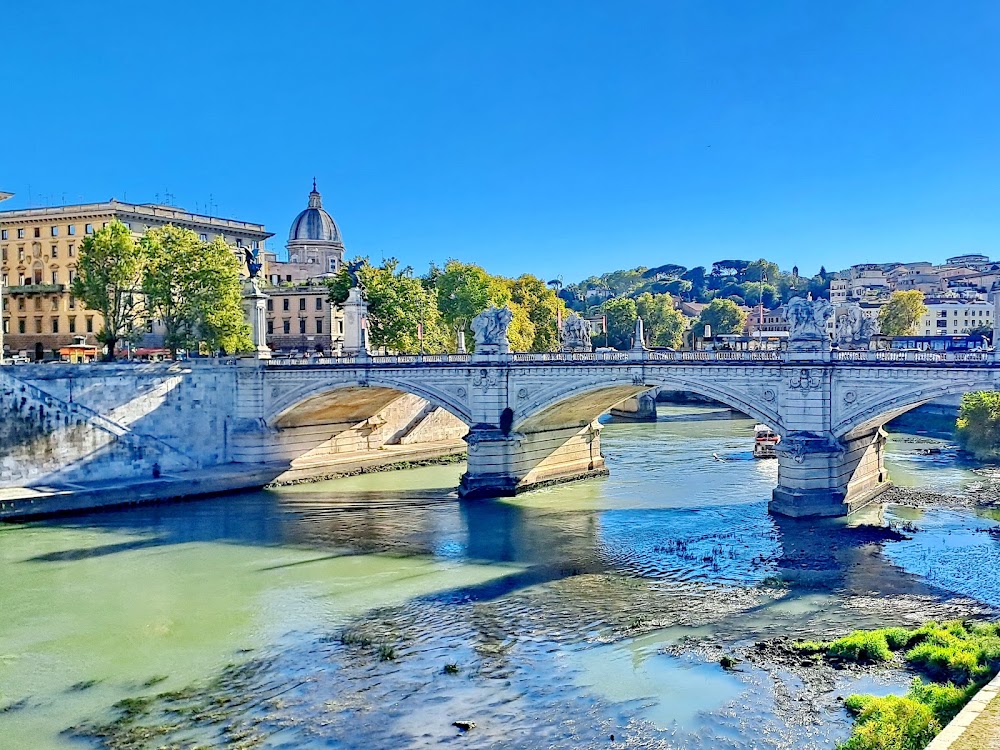 Tiber River Walk