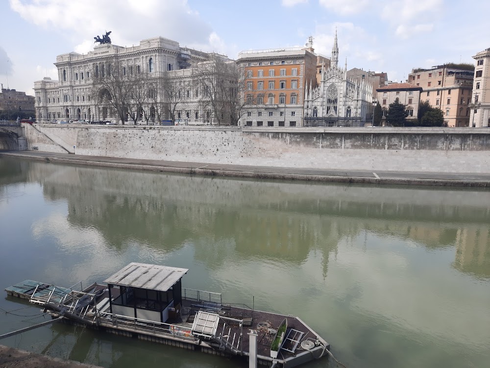 Tiber River Walk photo 3