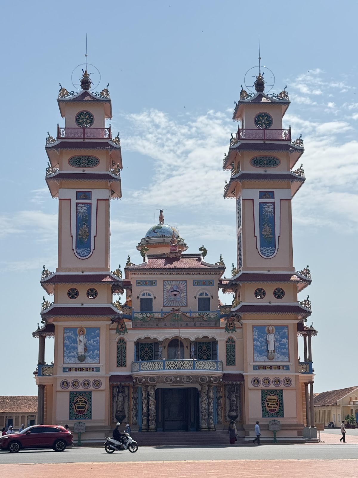 Cao Dai Temple