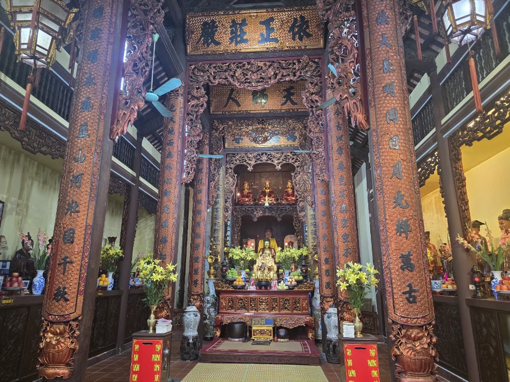 Ly Quoc Su Ancient Temple photo 2