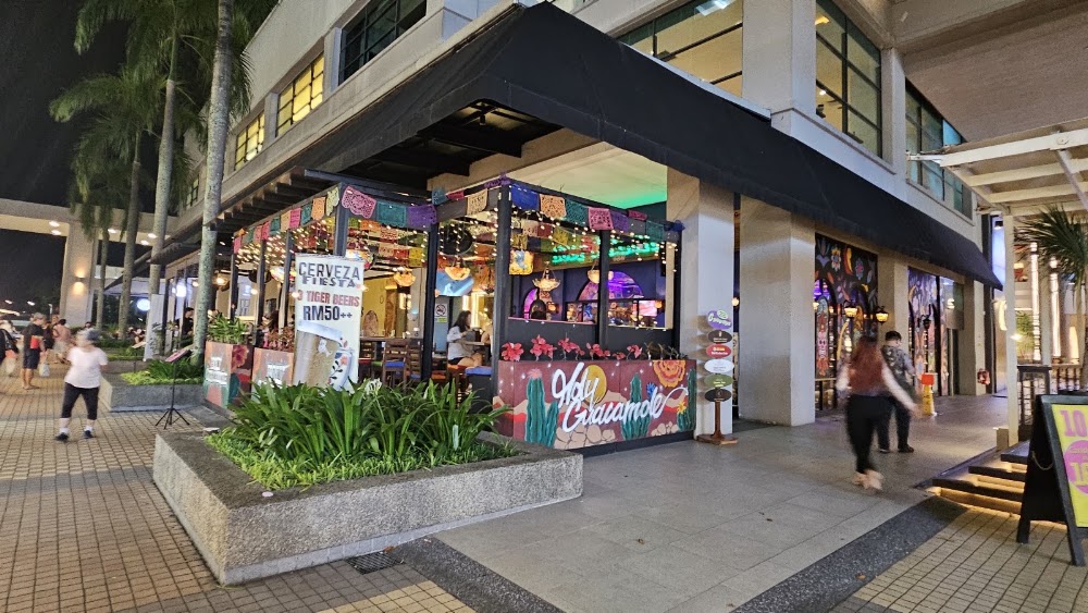Gurney Plaza