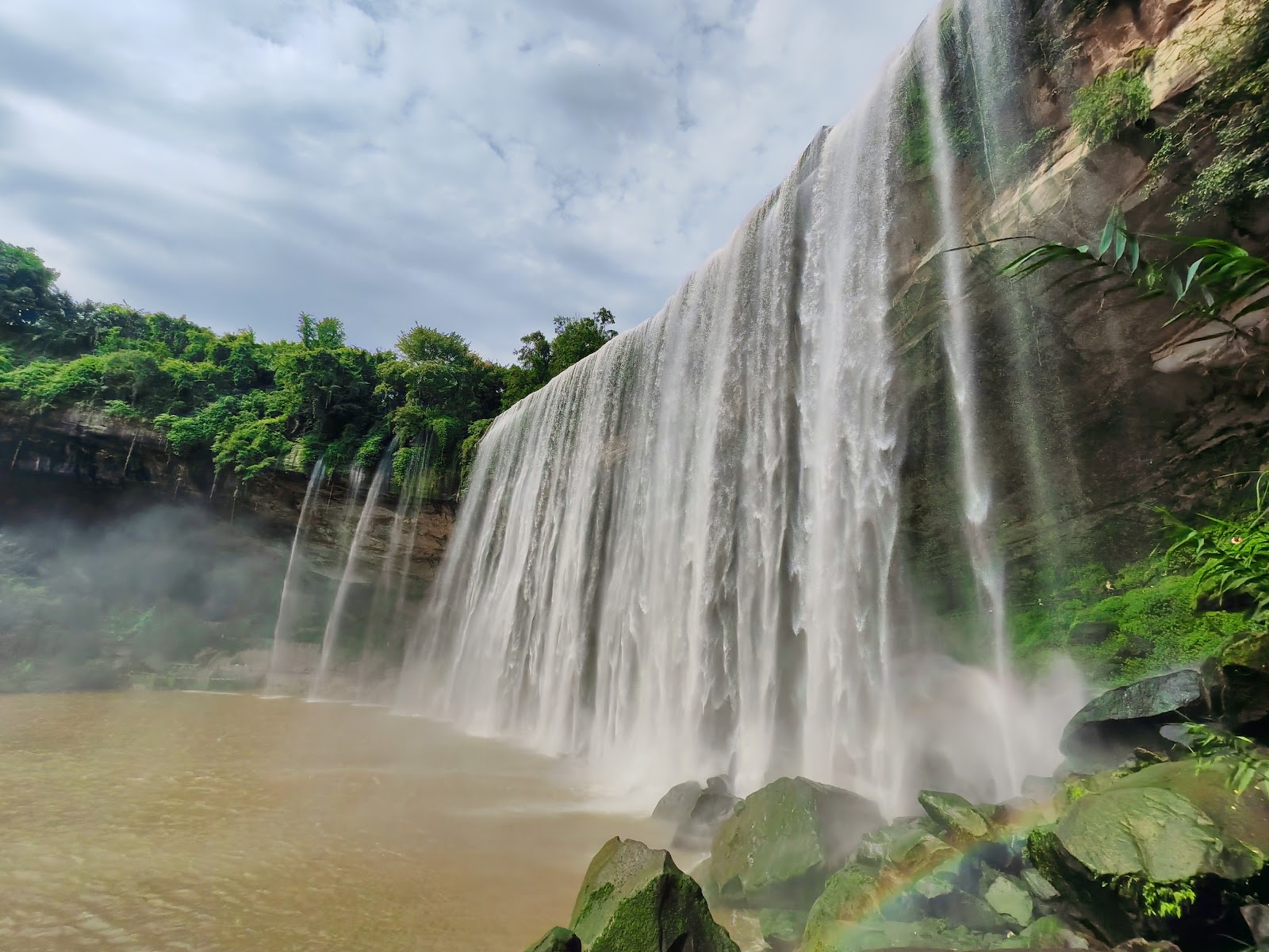 Chongqing Wansheng Waterfall
