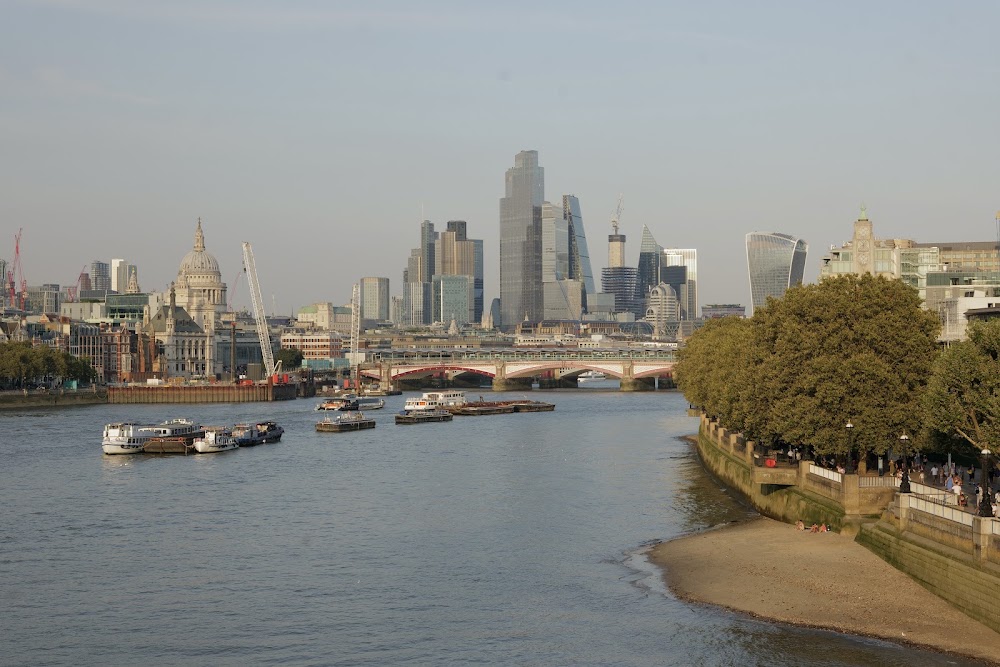 The Albert Embankment Riverside photo 3