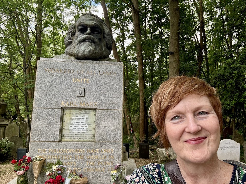 Highgate Cemetery photo 2