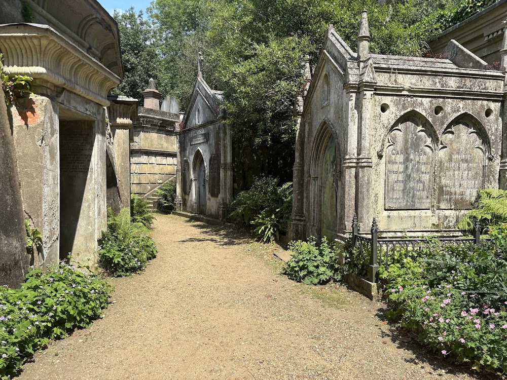 Highgate Cemetery photo 3