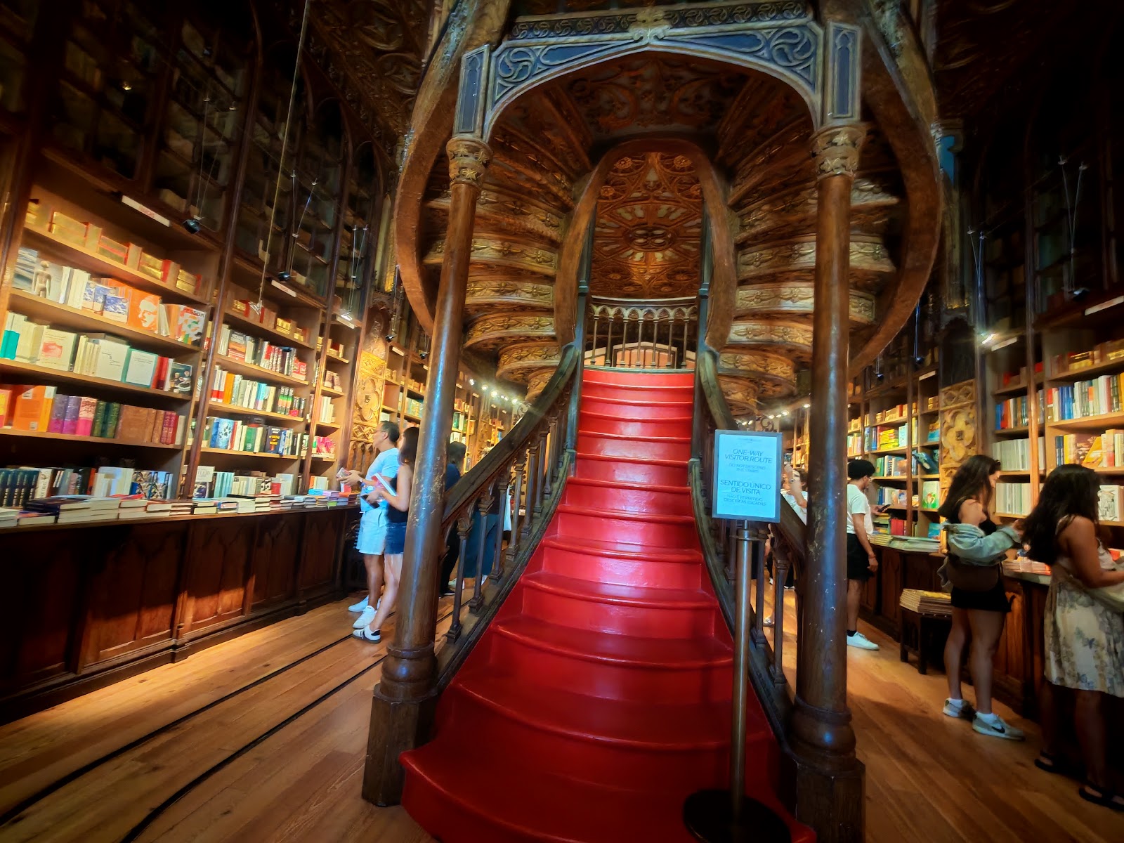 Livraria Lello photo 2
