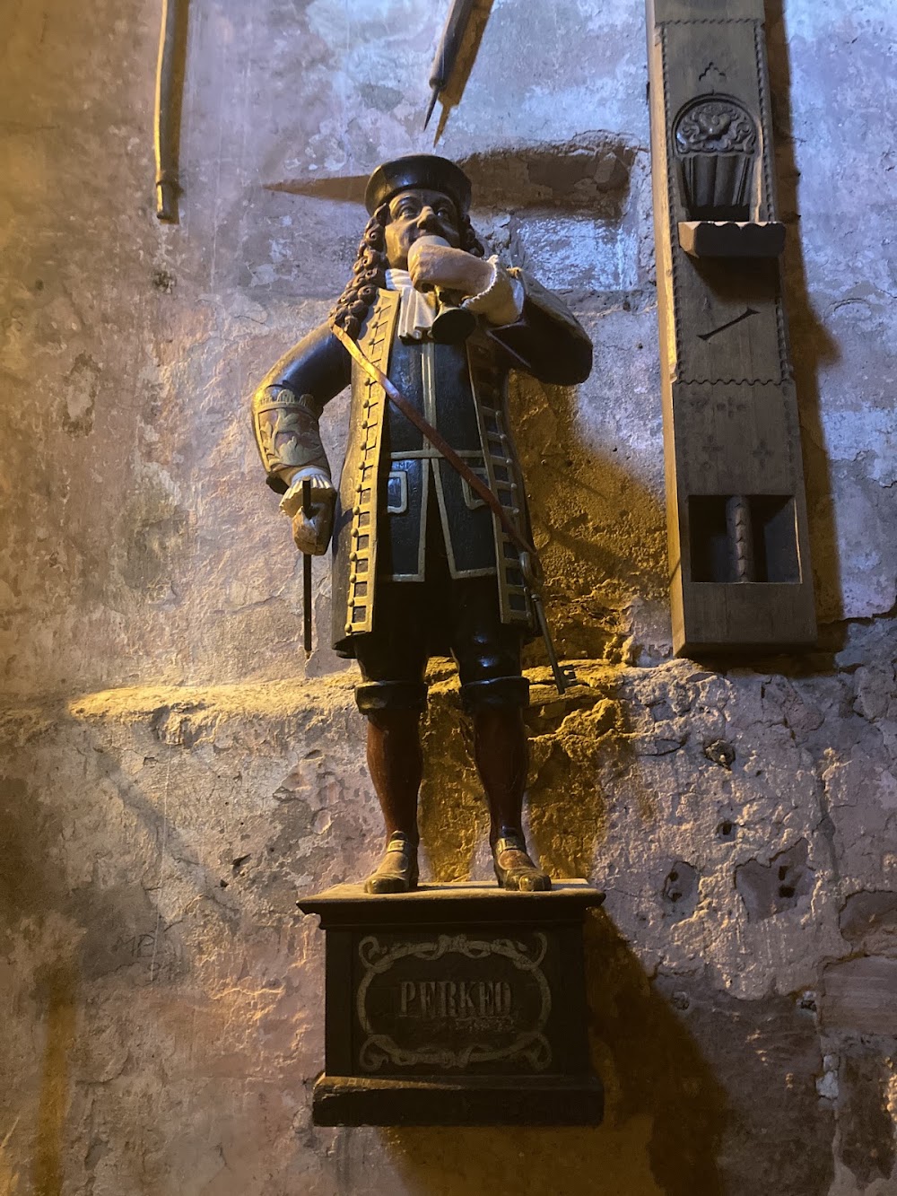 Heidelberg Tun (Giant Wine Barrel) photo 3
