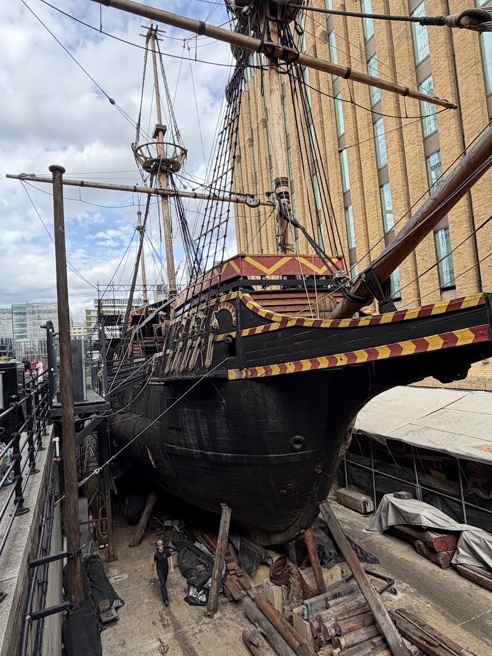 Golden Hinde