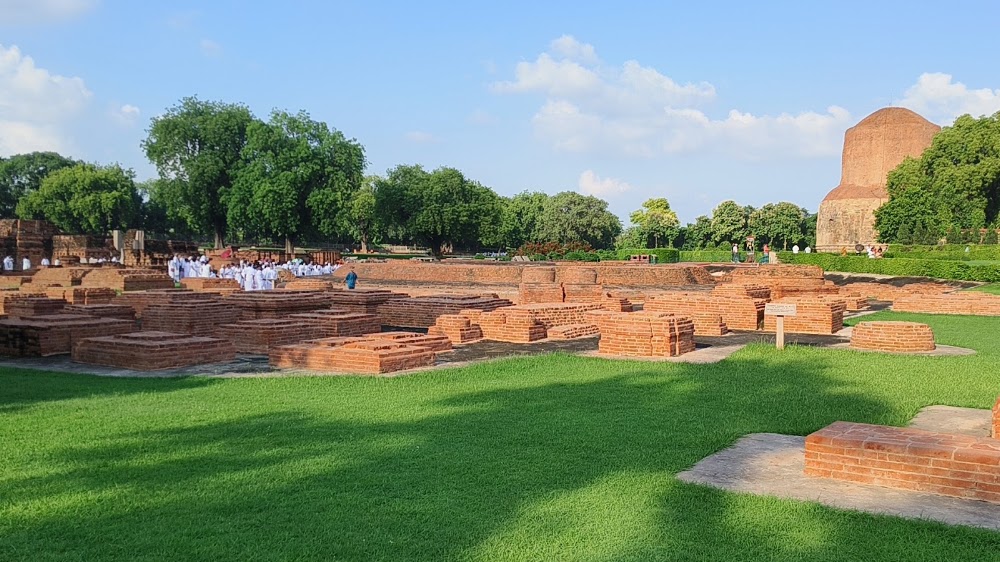 Dhamek Stupa Sarnath, (Varanasi) photo 3