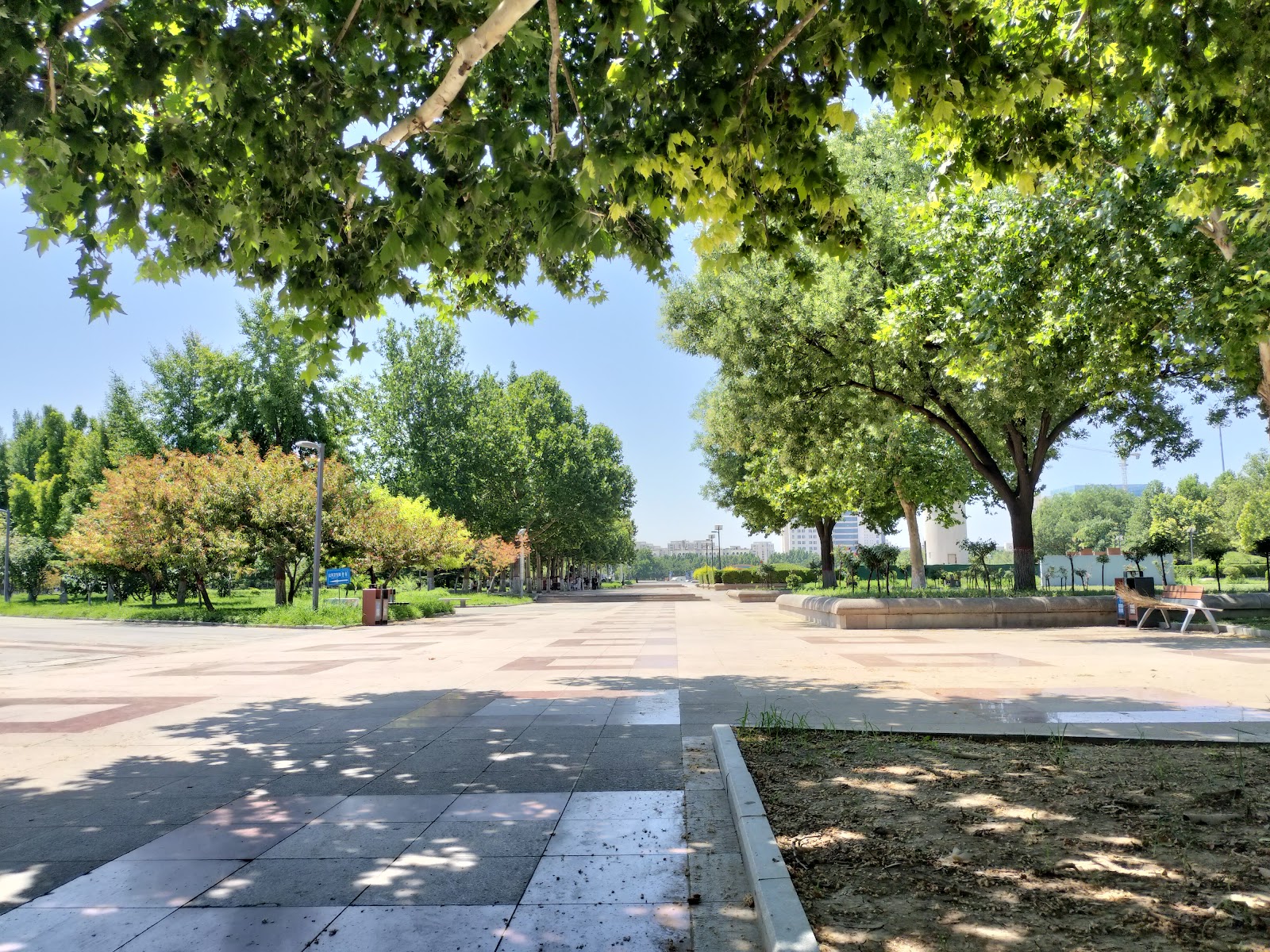 Baoding Lianchi Park