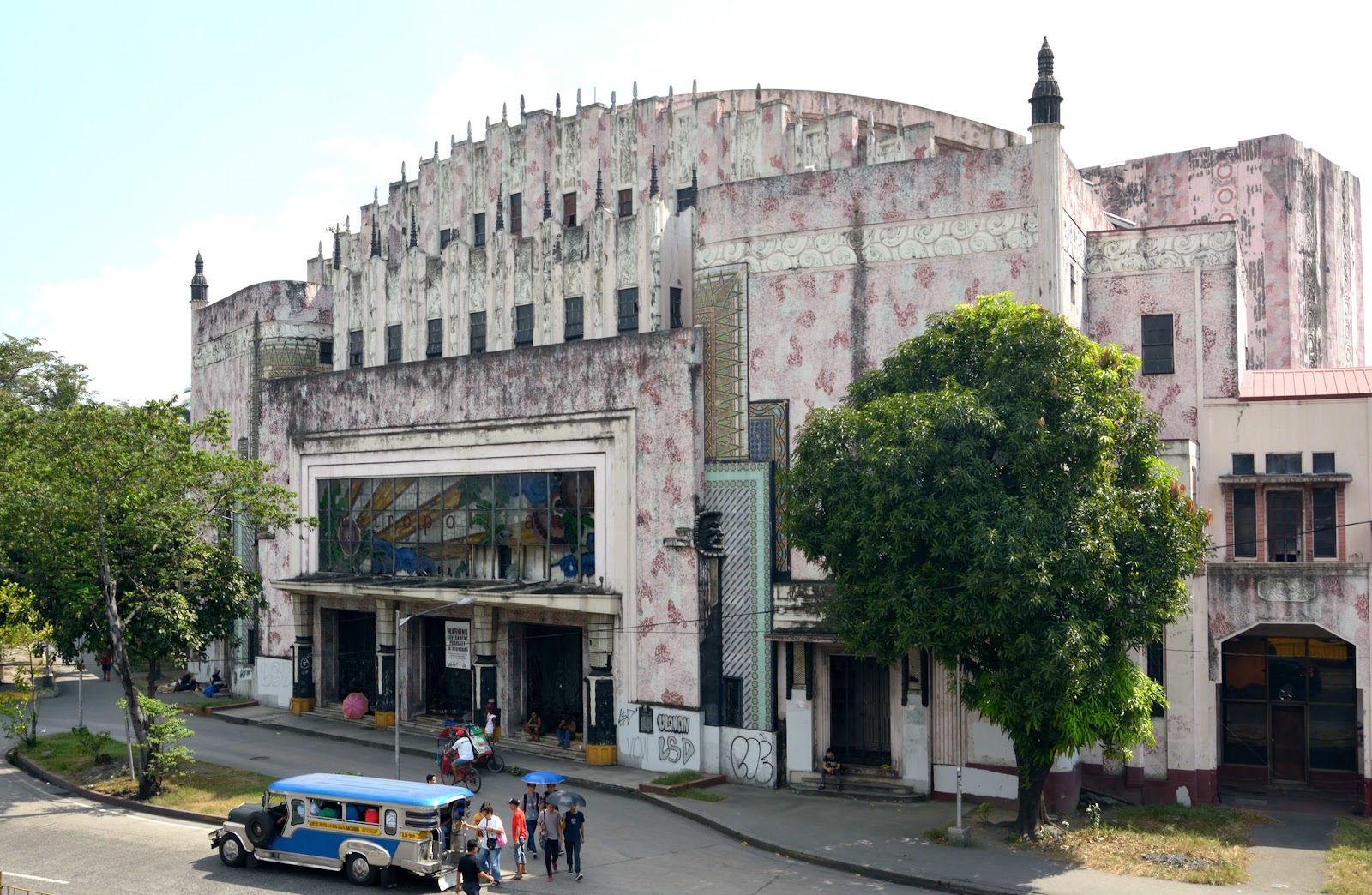 Manila Metropolitan Theater