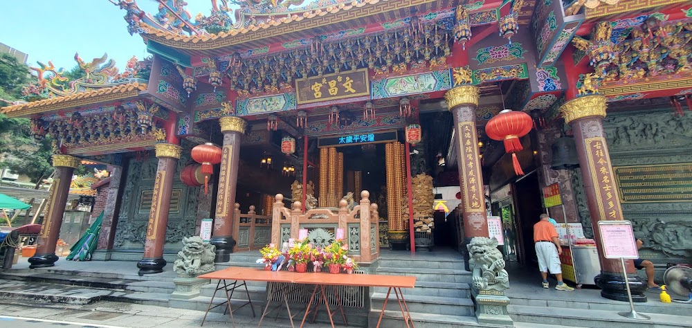 Shuanglian Market Breakfast Street