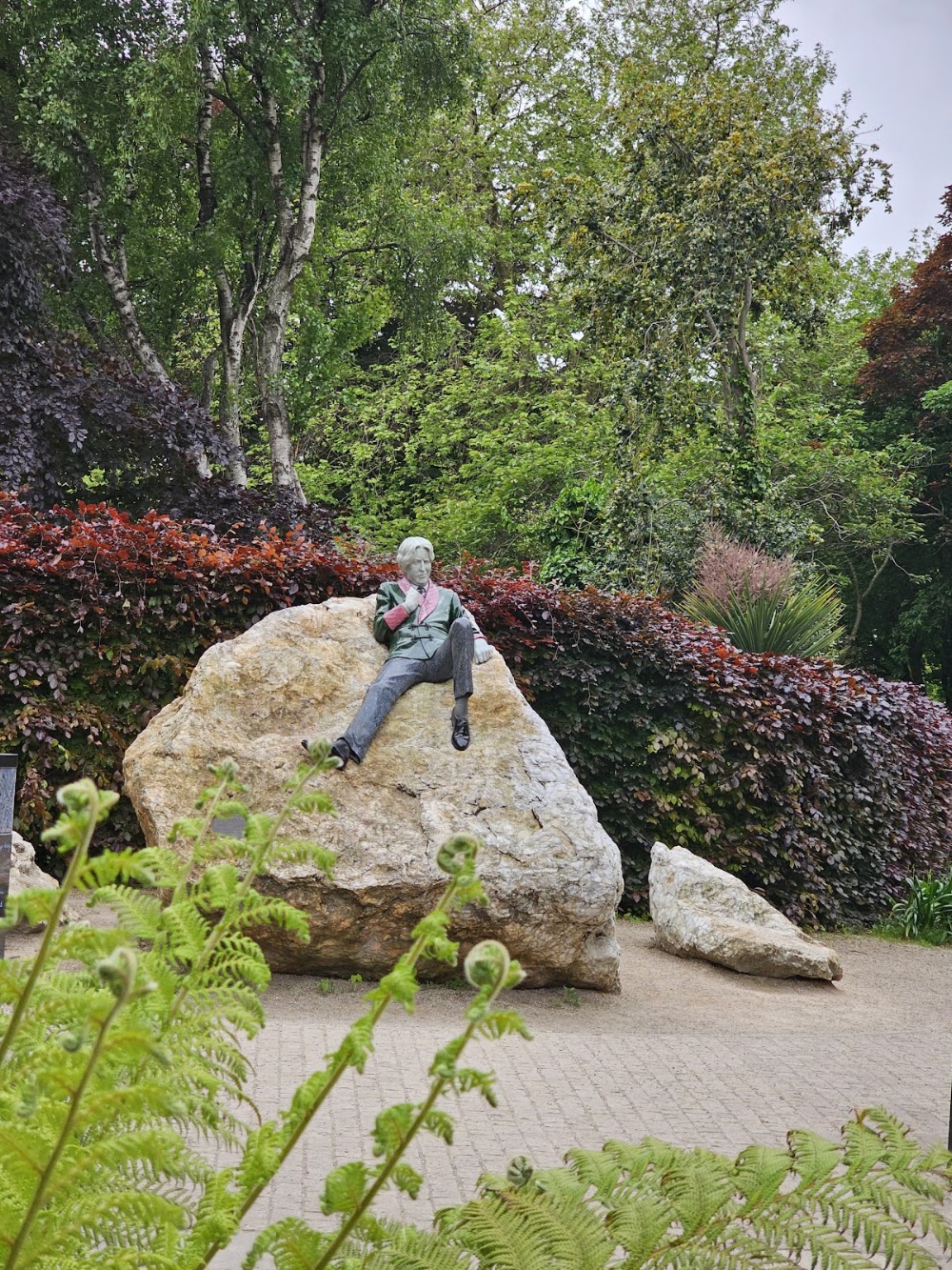 Oscar Wilde Statue
