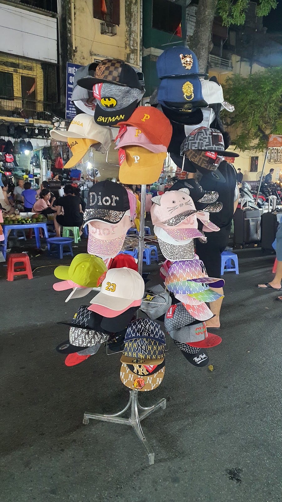 Tay Ho Night Market photo 3