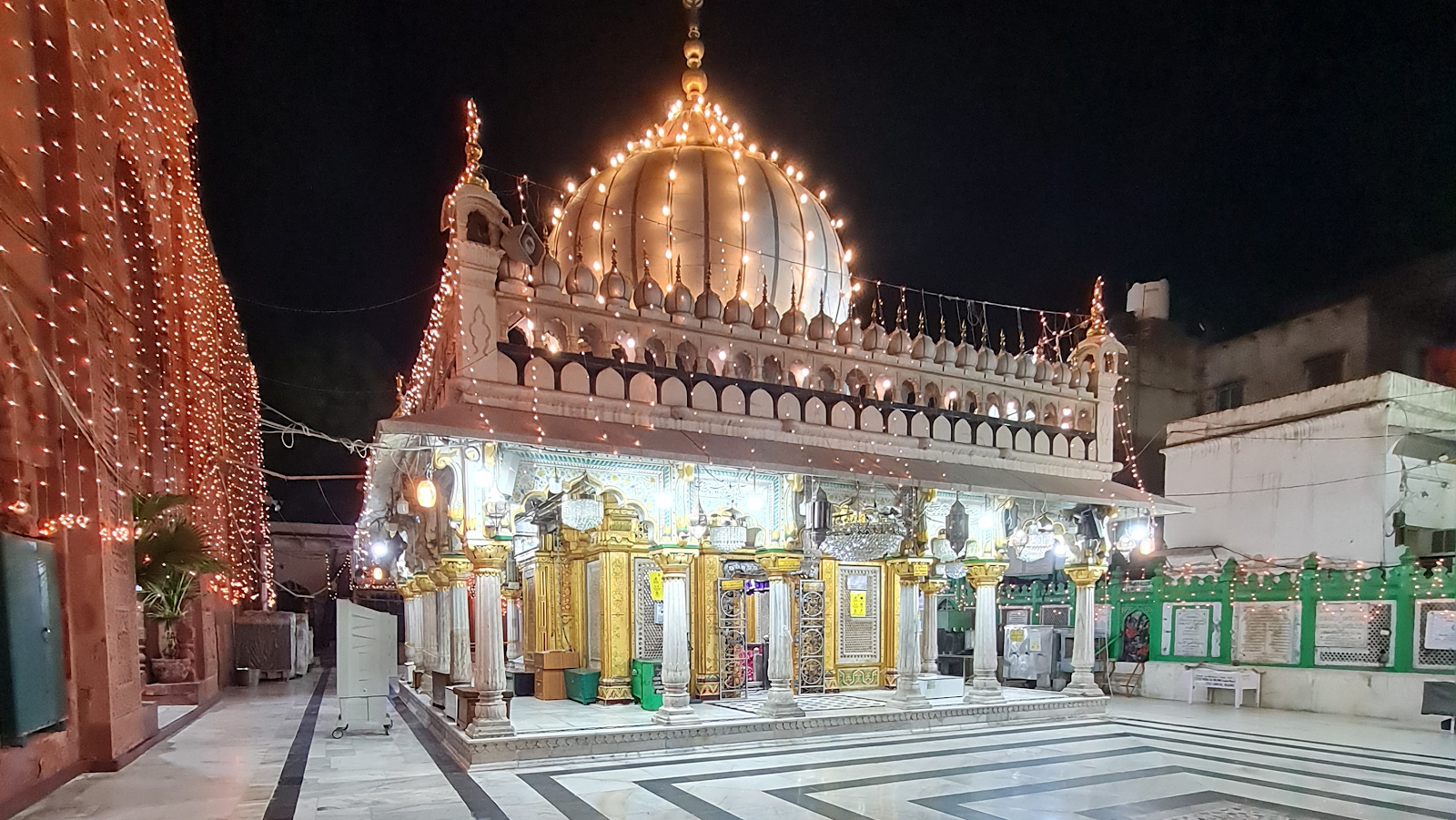 Nizamuddin Dargah