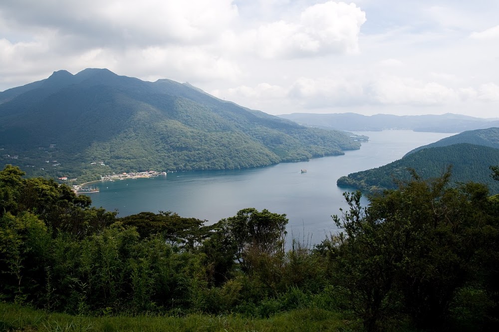 Lake Ashi photo 2