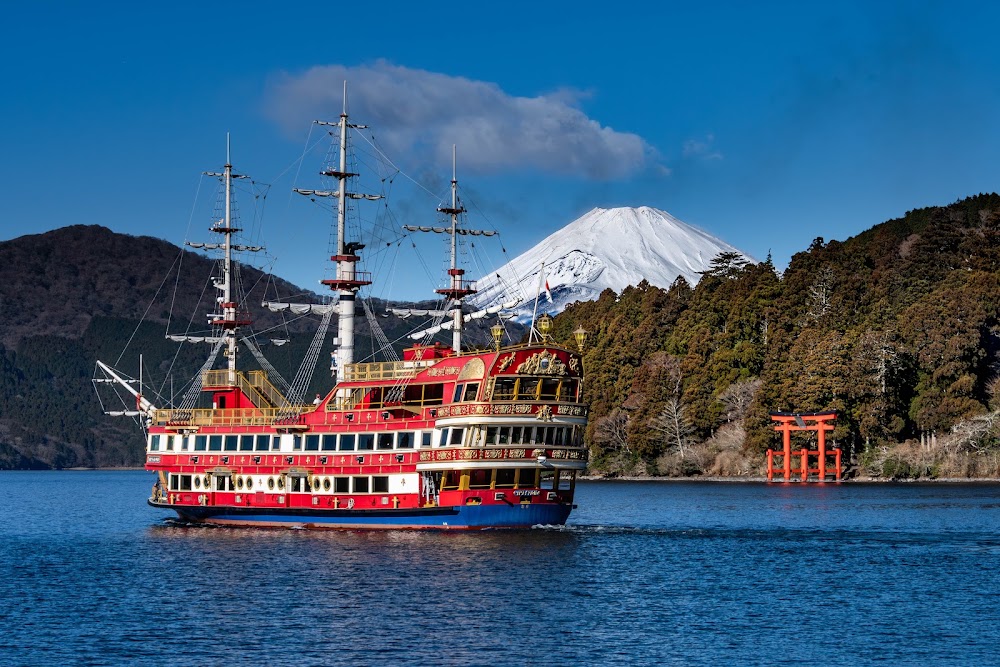Lake Ashi photo 3