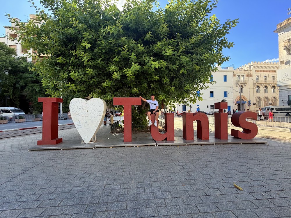 I Love Tunis sign