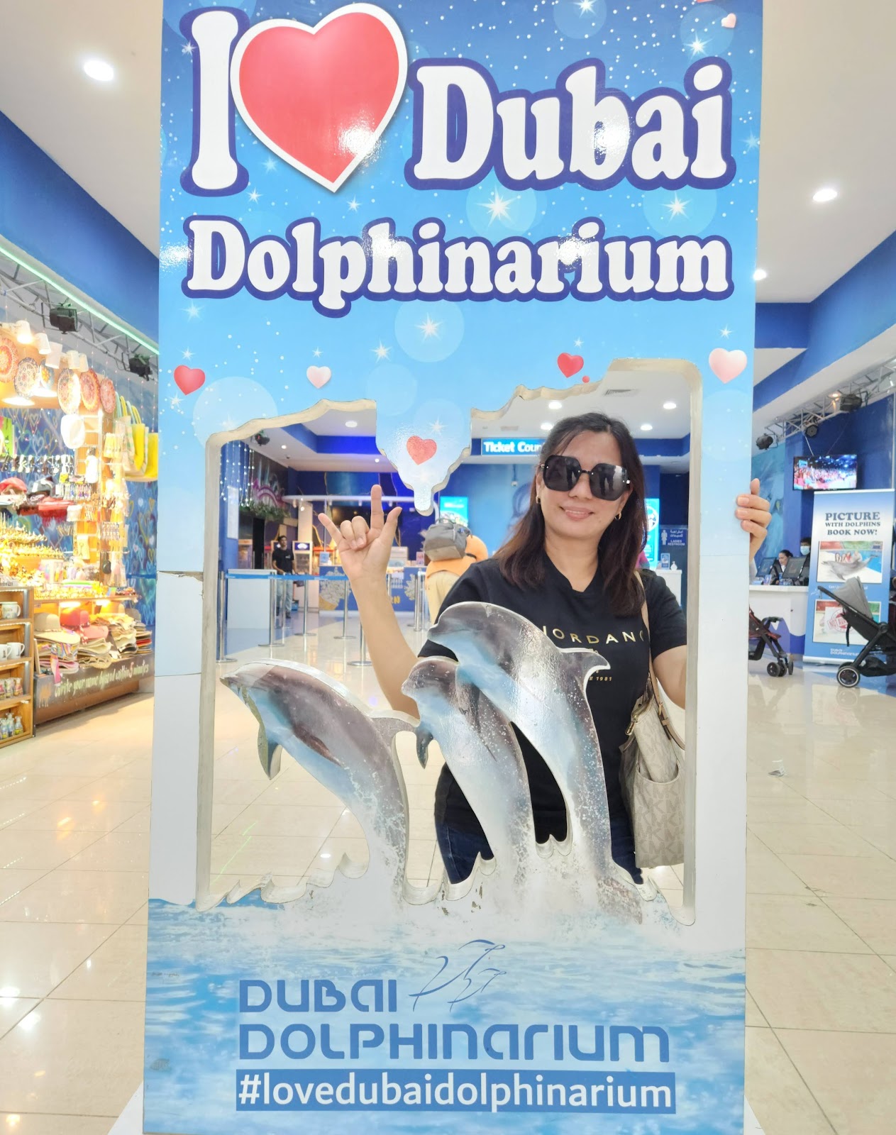Dubai Dolphinarium photo 3