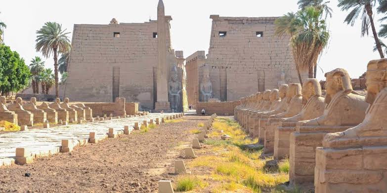 Avenue of Sphinx