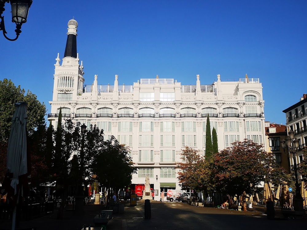 Plaza de Santa Ana photo 3