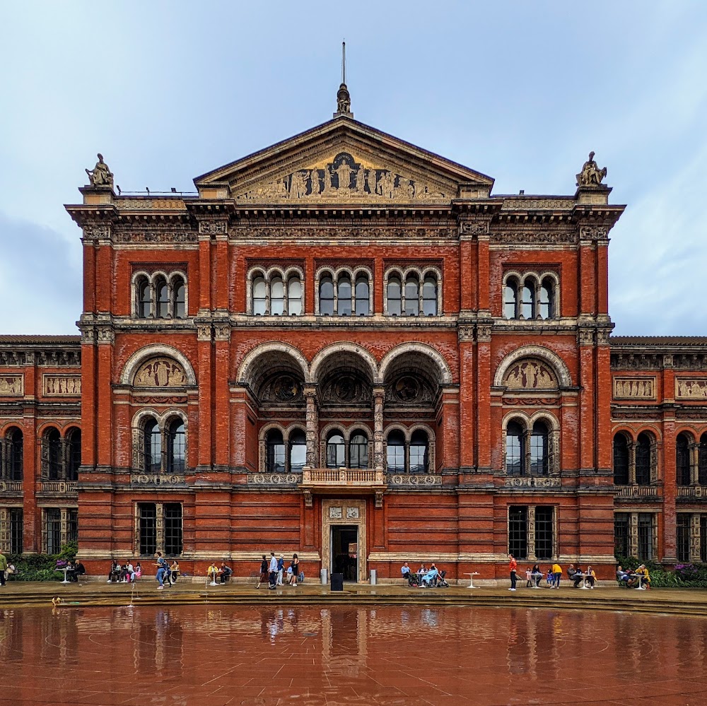 Victoria and Albert Museum photo 3